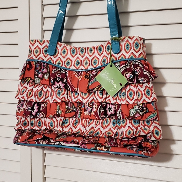 NWT Vera Bradley Cha Cha Handbag Call Me Coral NEW


A04 - Picture 1 of 3